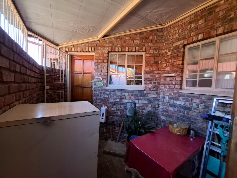 2 Bedroom Property for Sale in Uitsig Free State